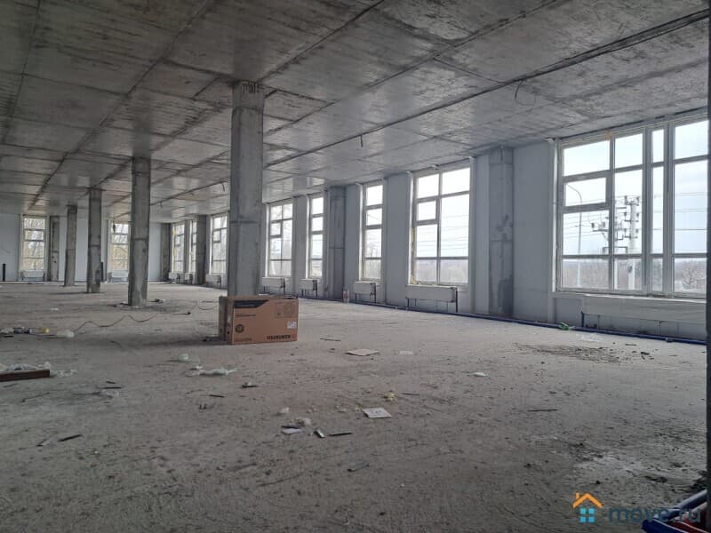 нежилое здание, 350 м²