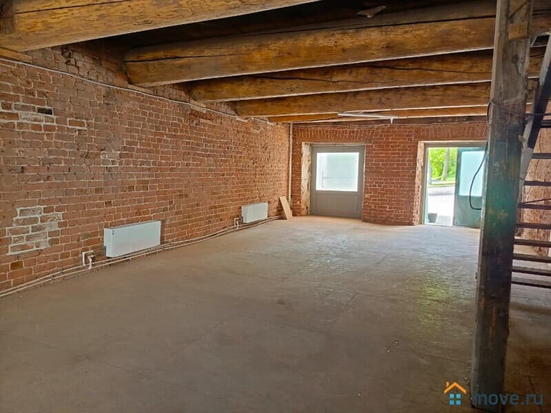 нежилое здание, 150 м²