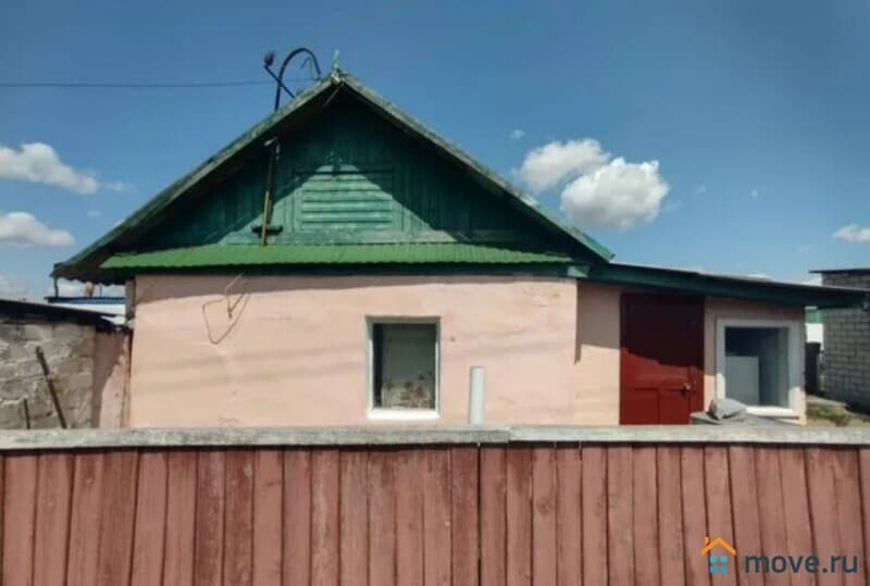 дом, 200 м²