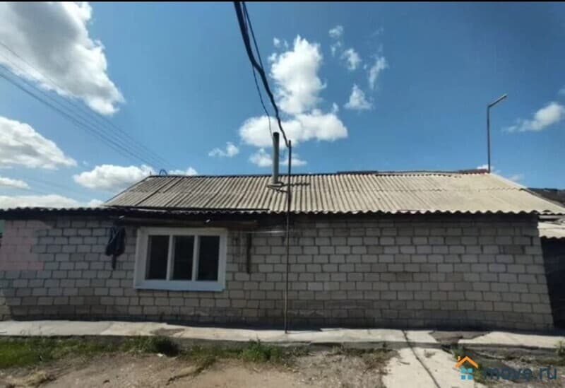 дом, 200 м²
