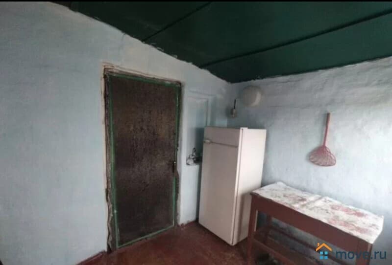 дом, 200 м²