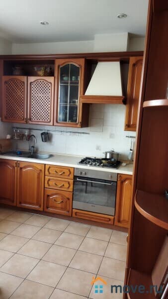 дом, 250 м²