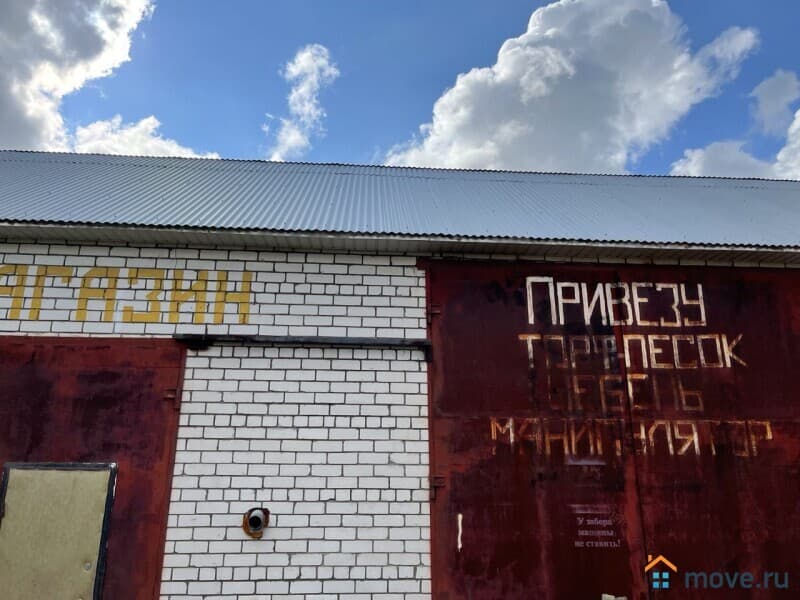 нежилое здание, 374 м²