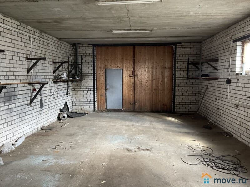 нежилое здание, 374 м²