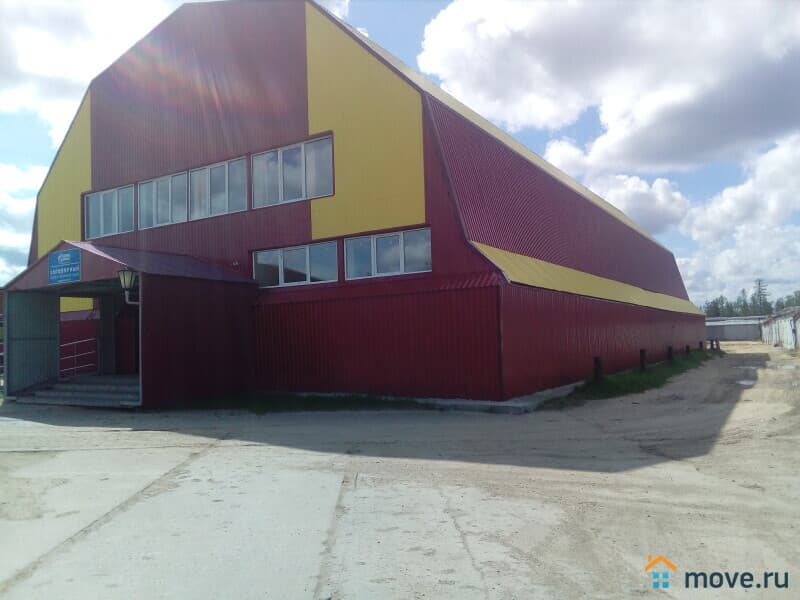 нежилое здание, 724 м²