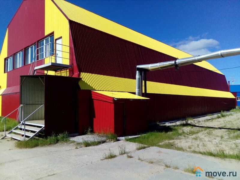 нежилое здание, 724 м²