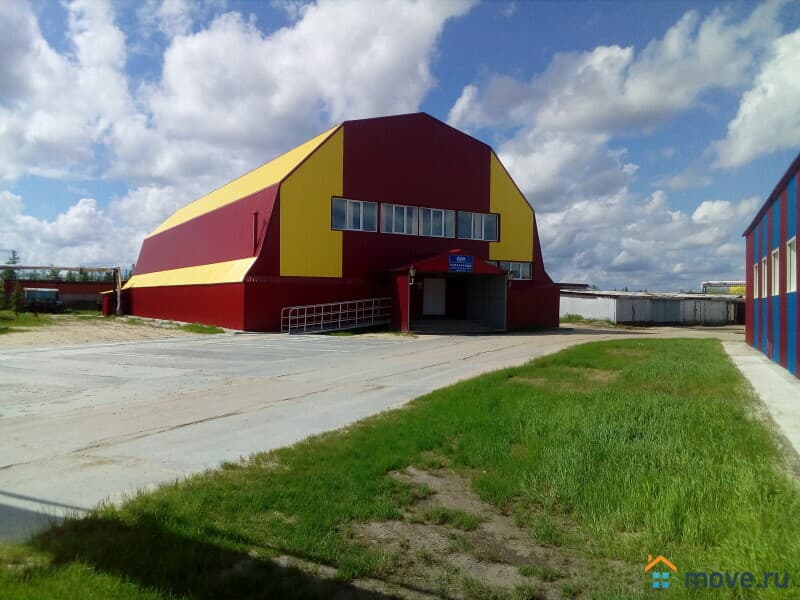 нежилое здание, 724 м²