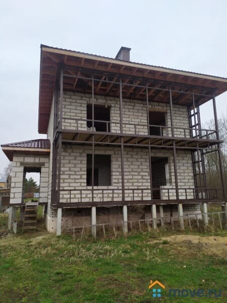 дом, 240 м²