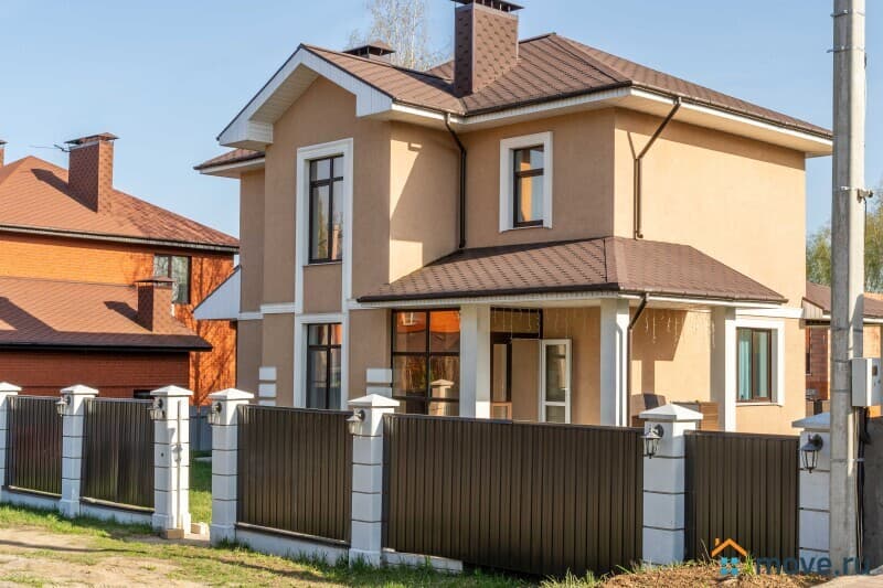 дом, 200 м²
