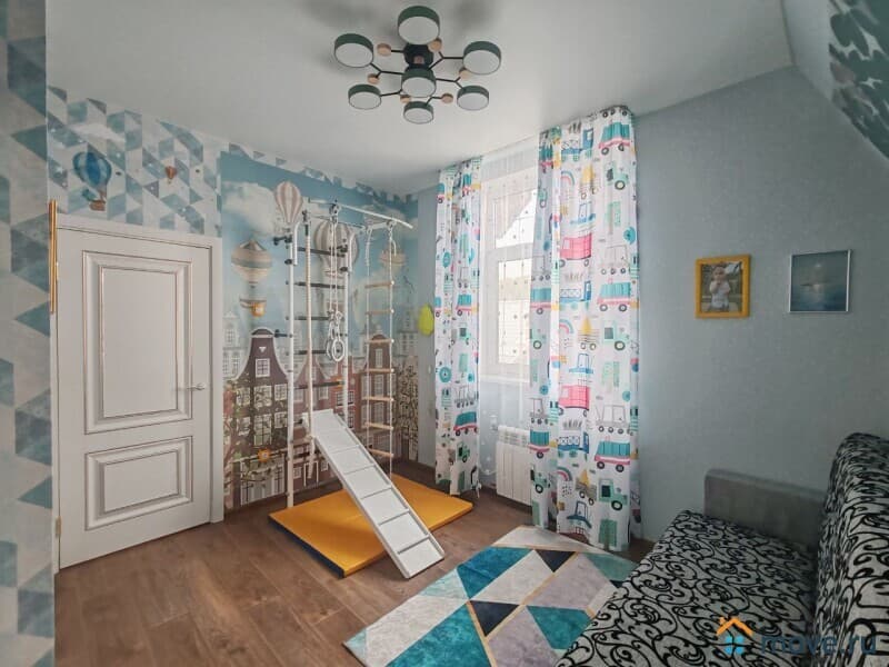 дом, 295 м²