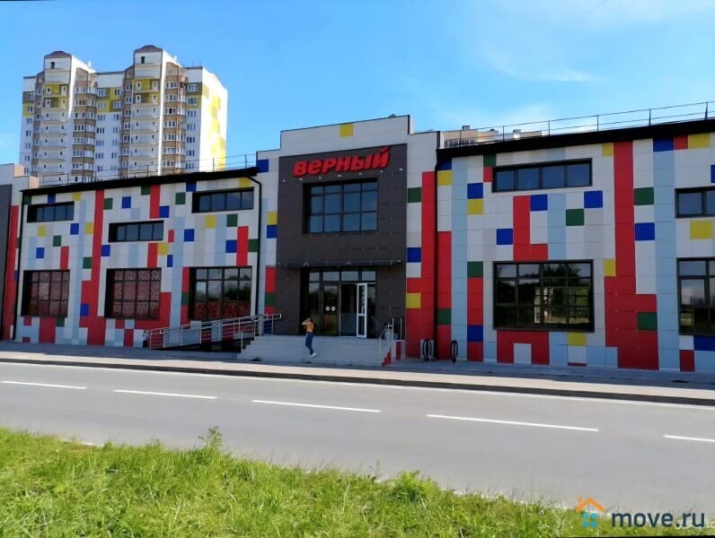 нежилое здание, 280 м²