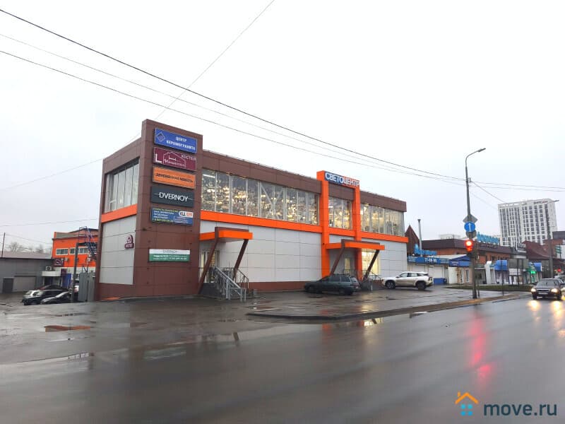 отдельное здание, 810 м²