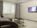 Сдается в аренду посуточно однокомнатная квартира, 40 м², этаж 1 из 10. Фото 1