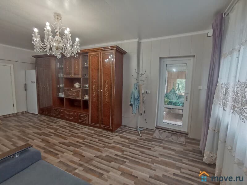 дом, 204.2 м²
