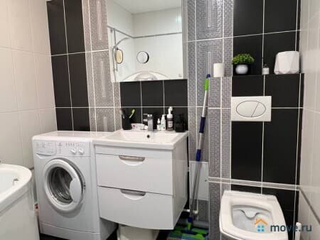 Продаю 4-комнатную квартиру, 64.3 м², Мирный, улица Нагорная, 1