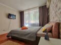 Сдается посуточно однокомнатная квартира, 32 м², этаж 1 из 9. Фото 1