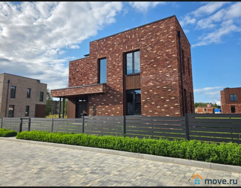 коттедж, 260 м²