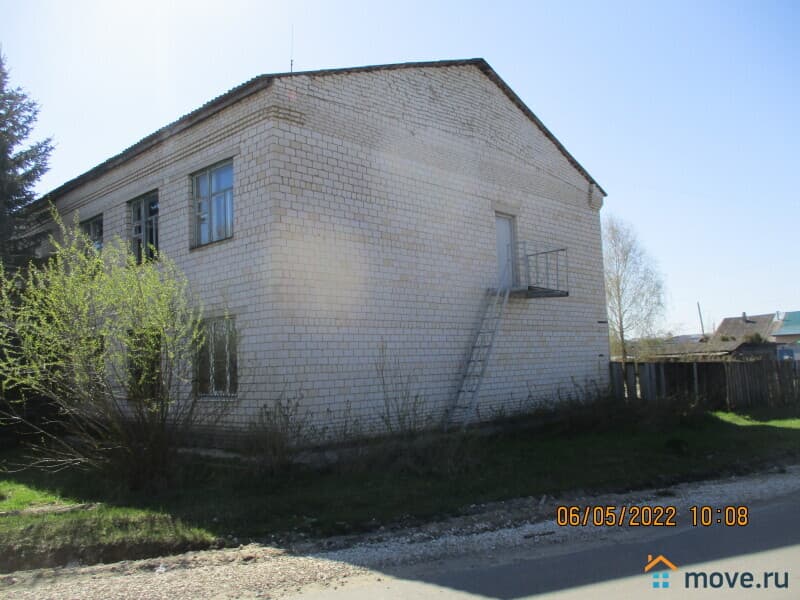 нежилое здание, 914.7 м²