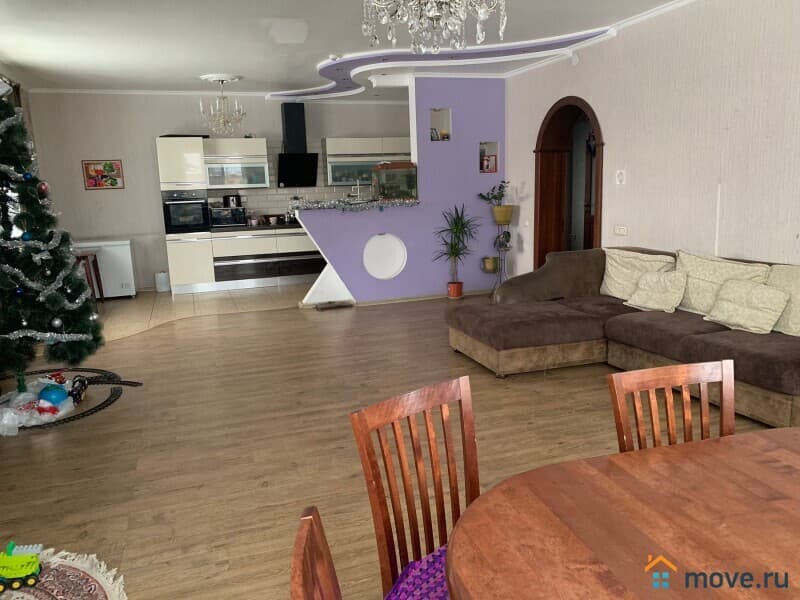 коттедж, 290 м²