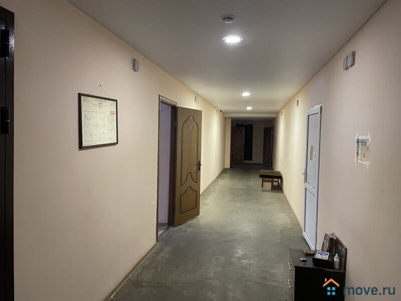 нежилое здание, 600 м²