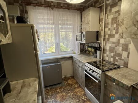 Продается 3-комнатная квартира, 60.4 м², Макеевка, кв-л Шахтерский, 15