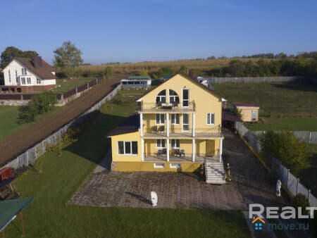 Продам дом, 451 м², Беларусь, д. Лапоровичи, ул. Центральная, 83
