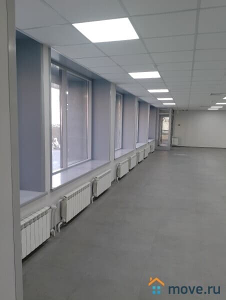 нежилое здание, 350 м²