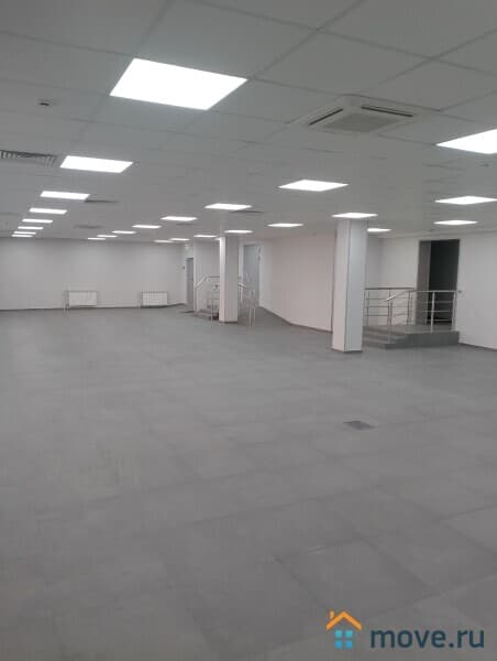 нежилое здание, 350 м²