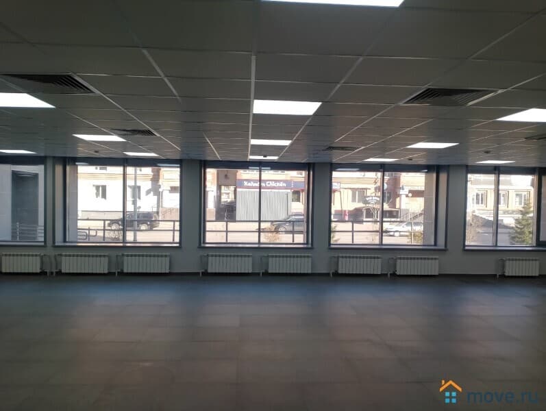 нежилое здание, 350 м²