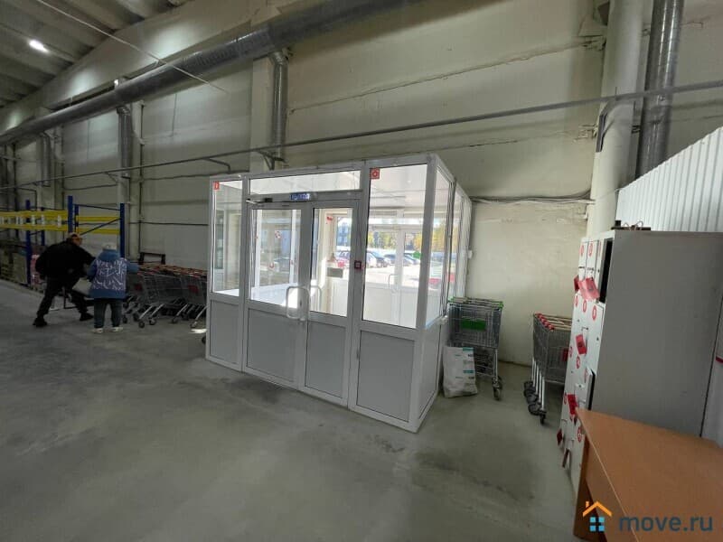 нежилое здание, 1080 м²