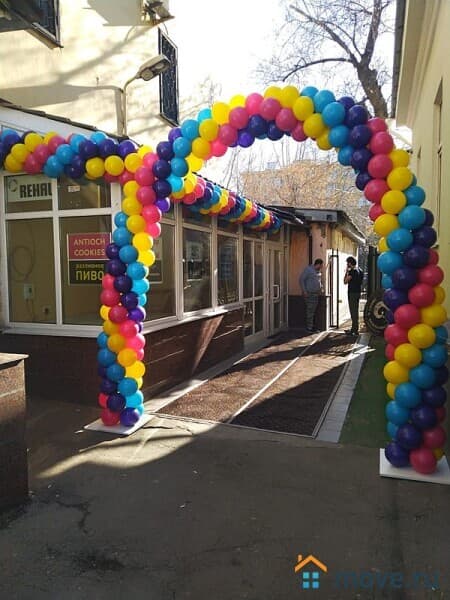 нежилое здание, 214 м²