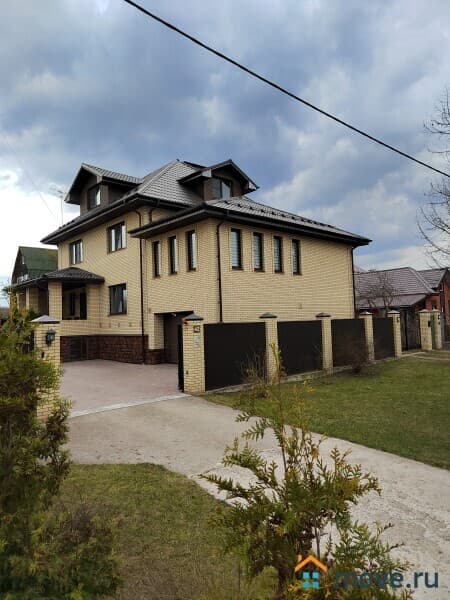 коттедж, 330 м²