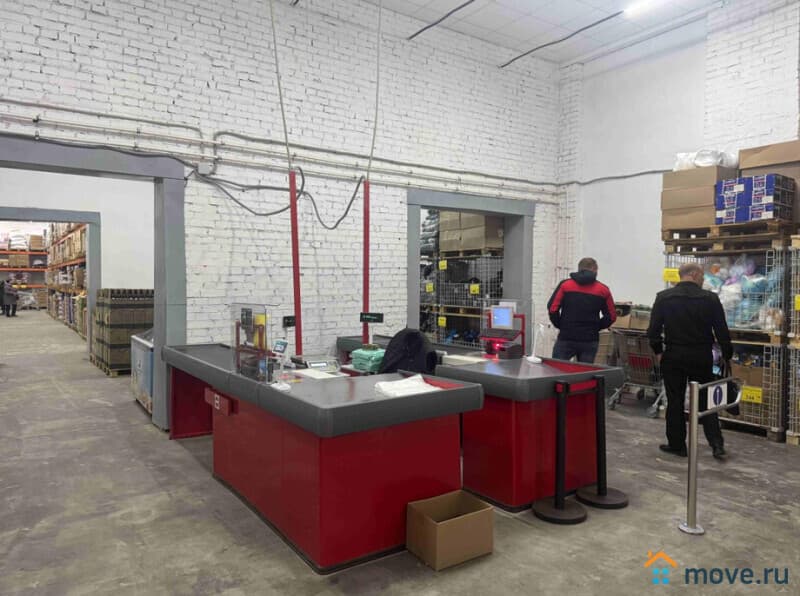 нежилое здание, 1096 м²