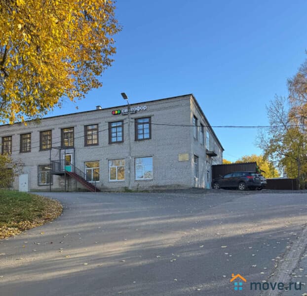 нежилое здание, 1096 м²
