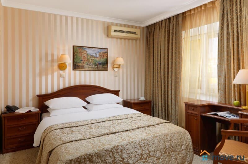 нежилое здание, 8615 м&sup2;