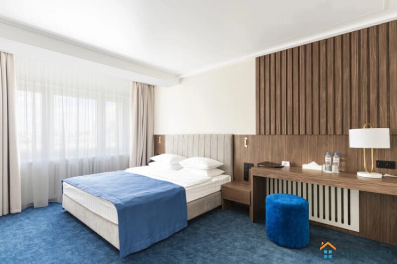 нежилое здание, 8615 м&sup2;