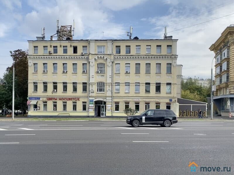 нежилое здание, 1600 м&sup2;