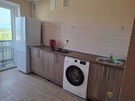 Сдаем 3-комнатную квартиру, 52 м&sup2;, Светлый, улица Советская, 25