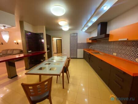 Сдаю 3-комнатную квартиру, 126 м&sup2;, Екатеринбург, улица Мамина-Сибиряка, 132