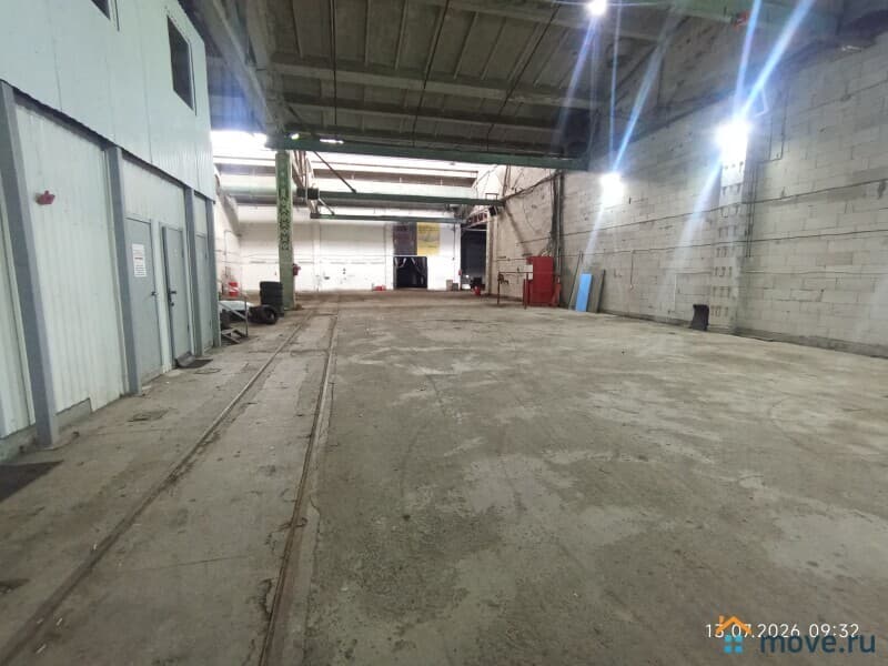 склад, 2000 м&sup2;