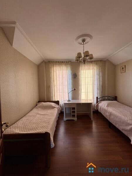 дом, 250 м&sup2;