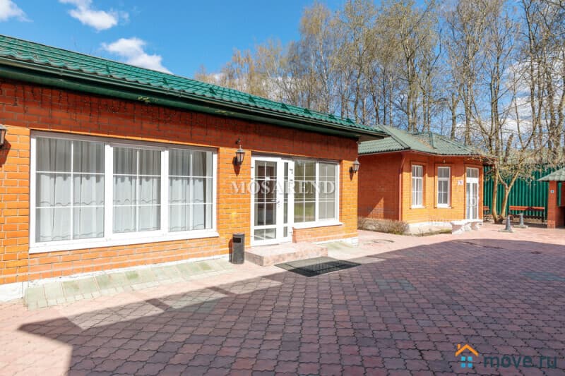 коттедж, 900 м&sup2;