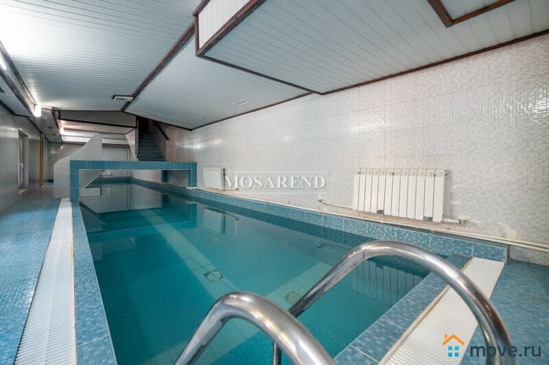 коттедж, 1300 м&sup2;
