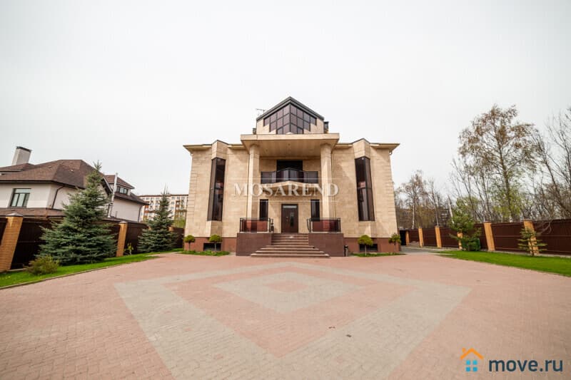 коттедж, 1300 м&sup2;
