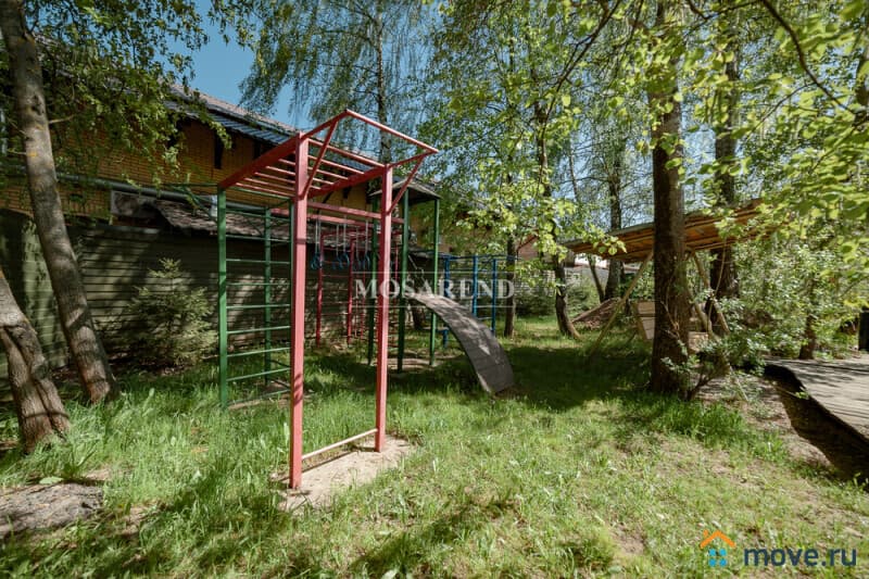 коттедж, 300 м&sup2;