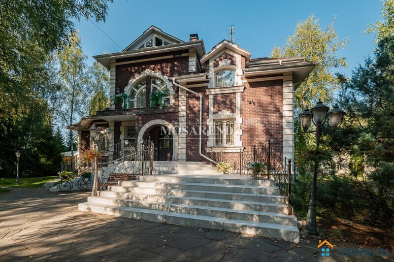 коттедж, 1300 м&sup2;