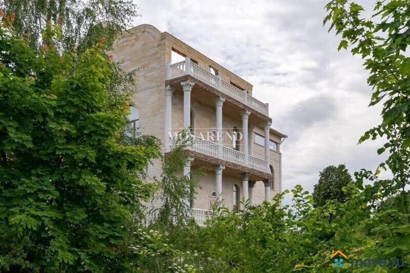 коттедж, 1200 м&sup2;