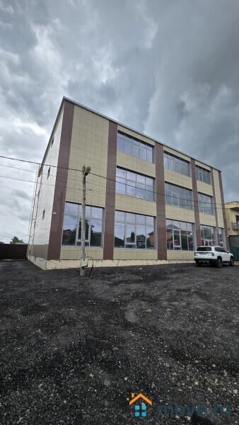 нежилое здание, 975 м&sup2;
