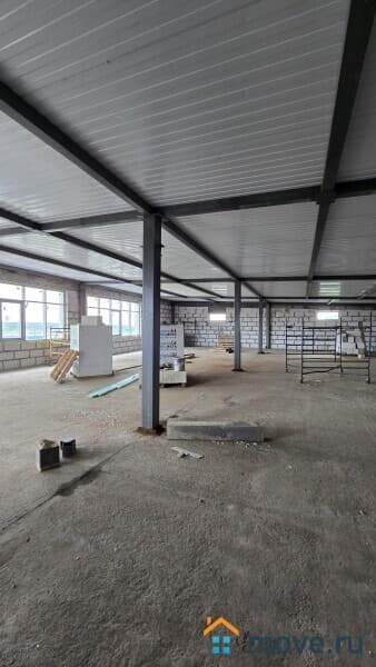 нежилое здание, 975 м&sup2;