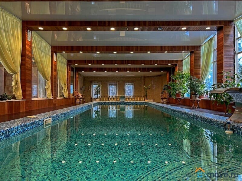 коттедж, 550 м&sup2;